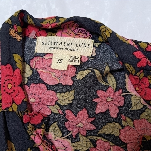 SALTWATER Luxe Floral Cropped Button down shirt - Picture 6 of 9